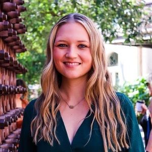 Meet your Posher, Elizabeth